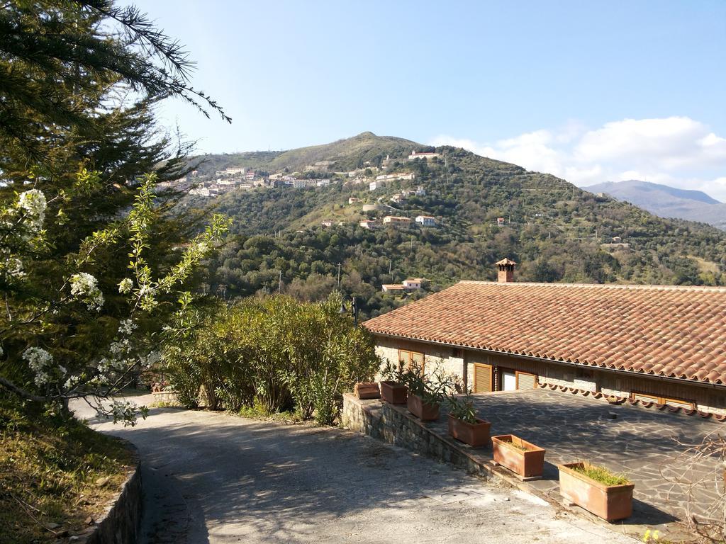 Agriturismo La Mancosa Полика Екстериор снимка